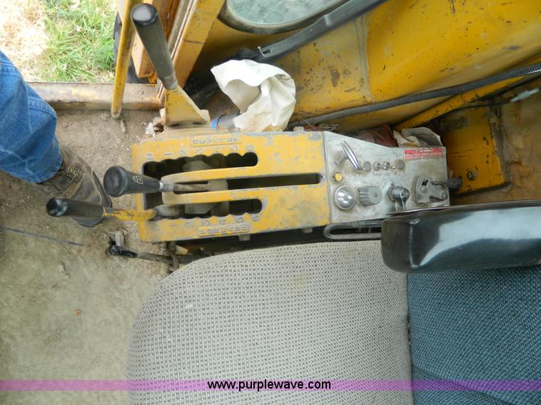 image for item J8875 1976 Caterpillar 140G motor grader