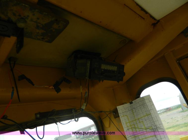 image for item J8875 1976 Caterpillar 140G motor grader