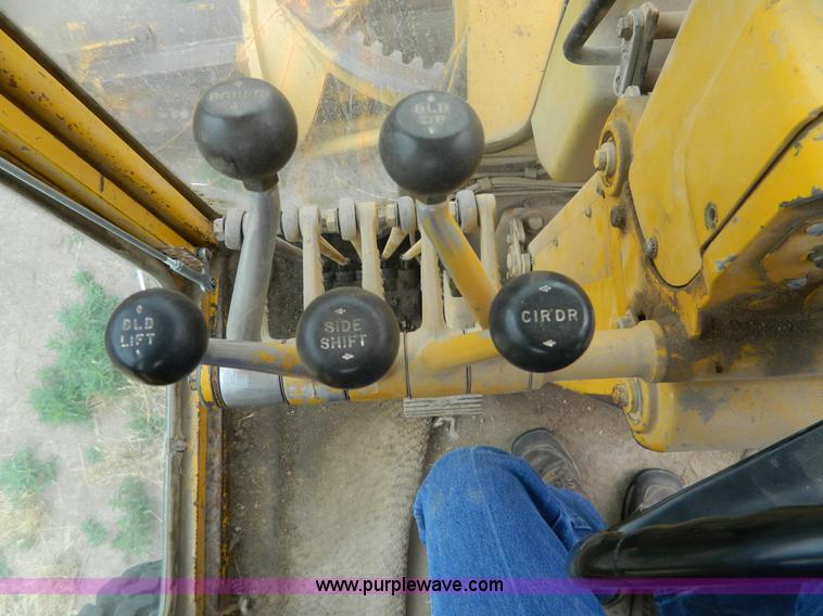 image for item J8875 1976 Caterpillar 140G motor grader