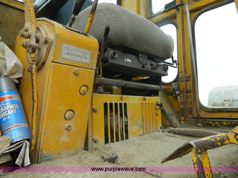 image for item J8875 1976 Caterpillar 140G motor grader