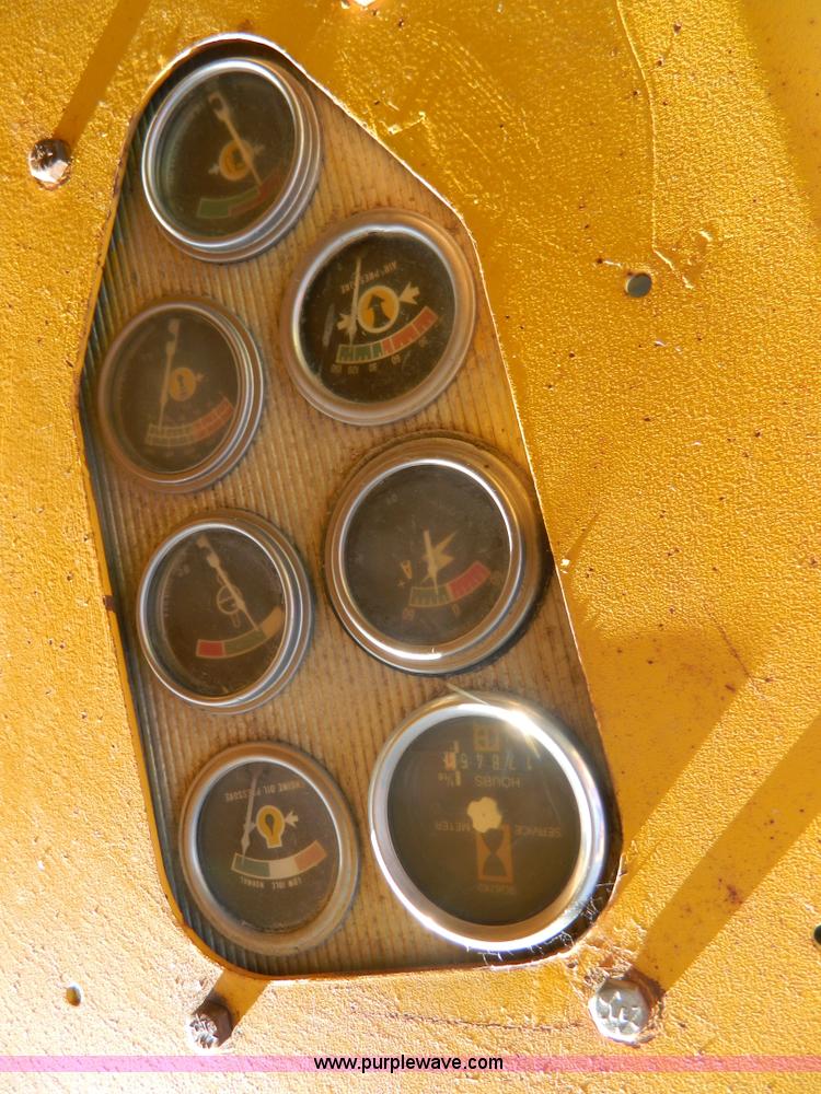 image for item J8875 1976 Caterpillar 140G motor grader