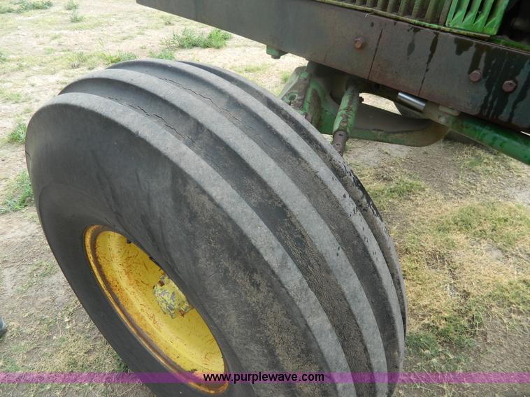 image for item J8876 John Deere 5020 tractor