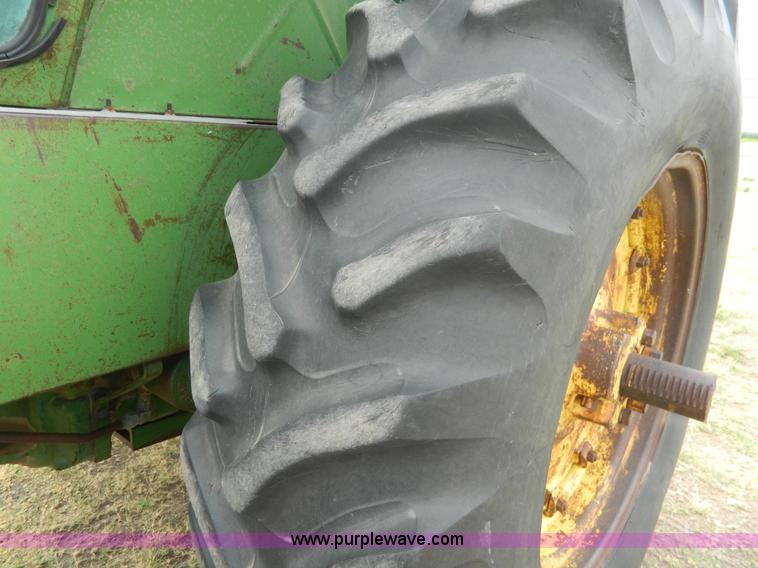 image for item J8876 John Deere 5020 tractor