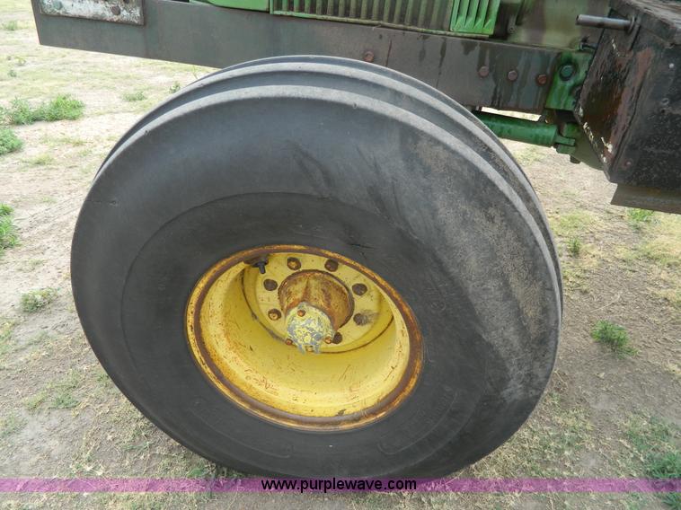 image for item J8876 John Deere 5020 tractor