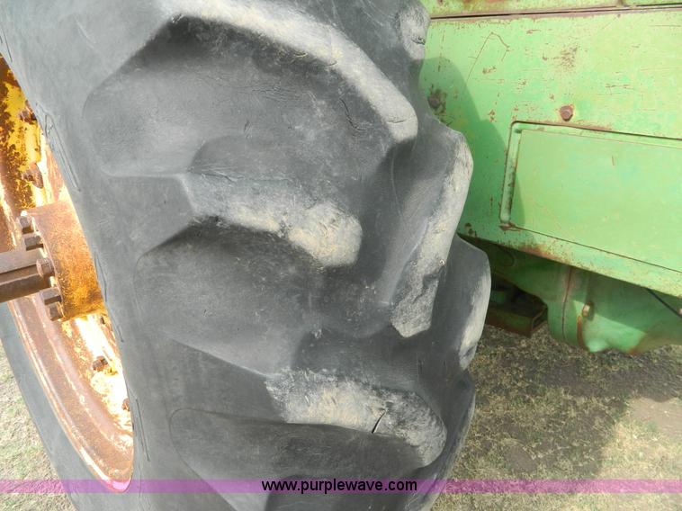 image for item J8876 John Deere 5020 tractor