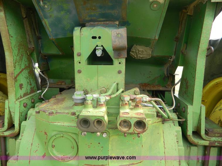 image for item J8876 John Deere 5020 tractor
