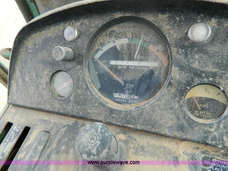 image for item J8876 John Deere 5020 tractor