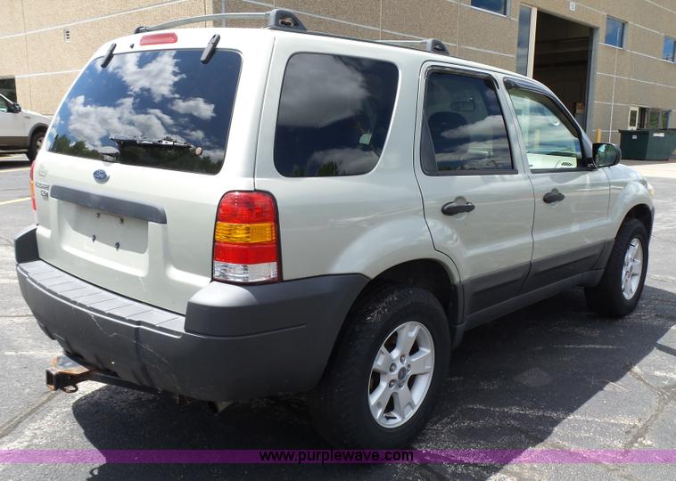 image for item K2183 2005 Ford Escape XLT SUV