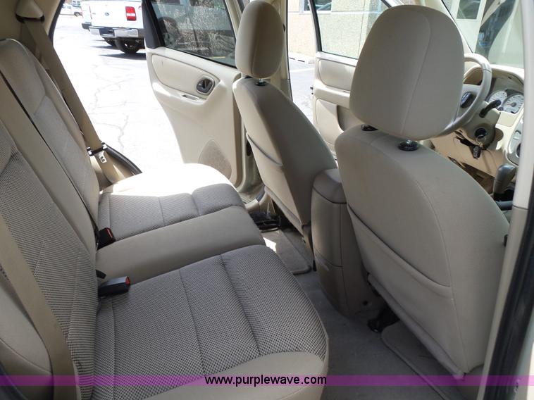 image for item K2183 2005 Ford Escape XLT SUV