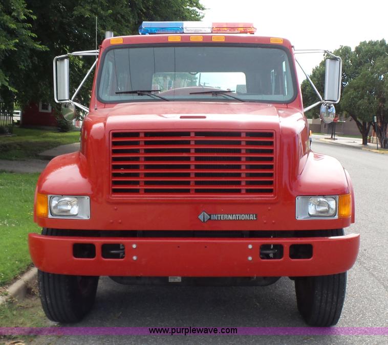 image for item K3178 1997 International 4700 Crew Cab tanker fire truck