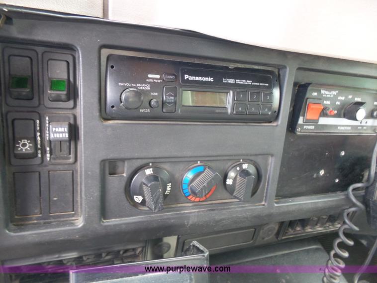 image for item K3178 1997 International 4700 Crew Cab tanker fire truck