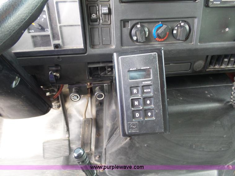 image for item K3178 1997 International 4700 Crew Cab tanker fire truck