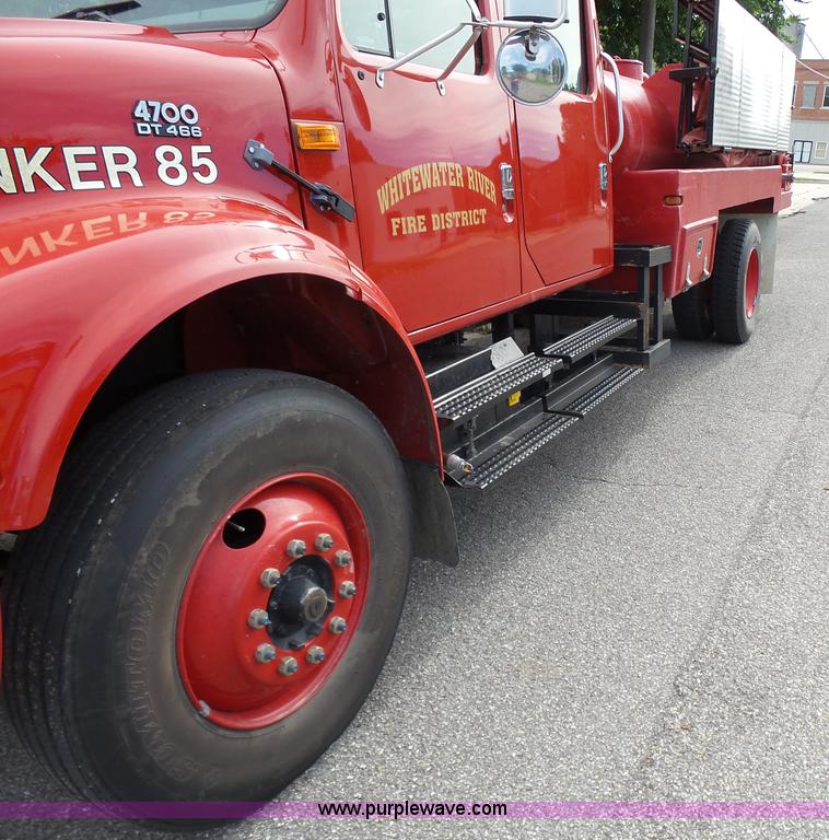 image for item K3178 1997 International 4700 Crew Cab tanker fire truck