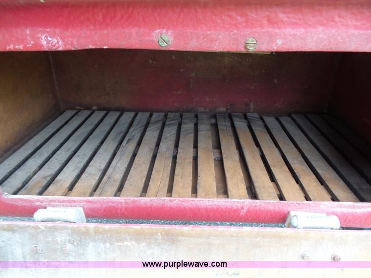 image for item K3178 1997 International 4700 Crew Cab tanker fire truck