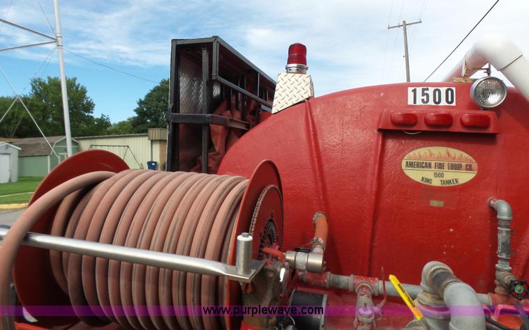 image for item K3178 1997 International 4700 Crew Cab tanker fire truck