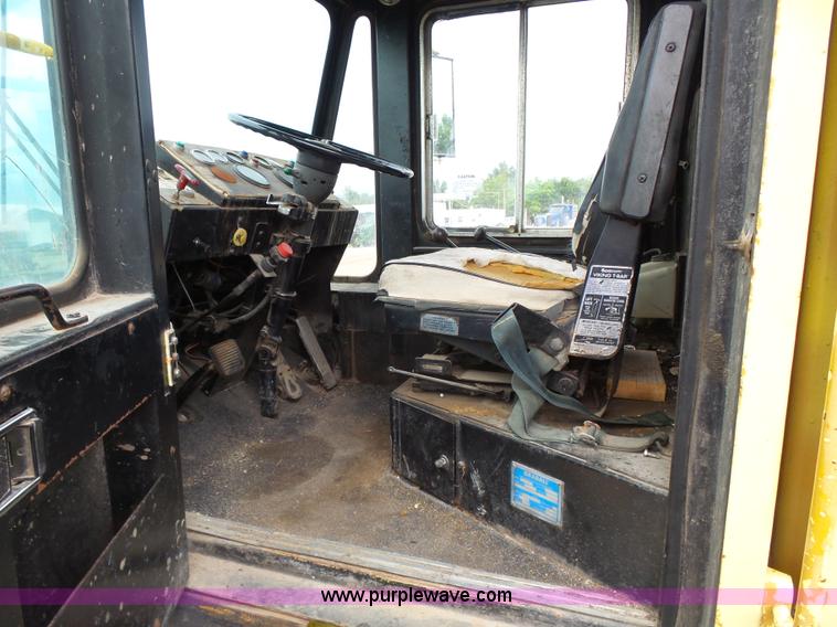 image for item K3184 Gradall G440 rubber tired excavator