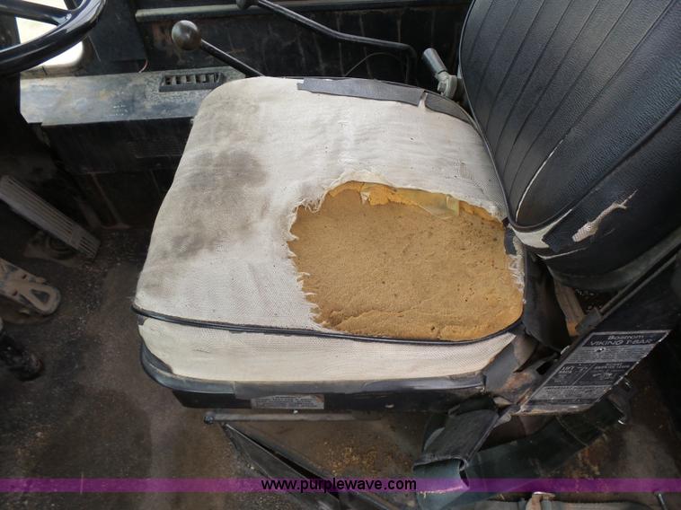 image for item K3184 Gradall G440 rubber tired excavator