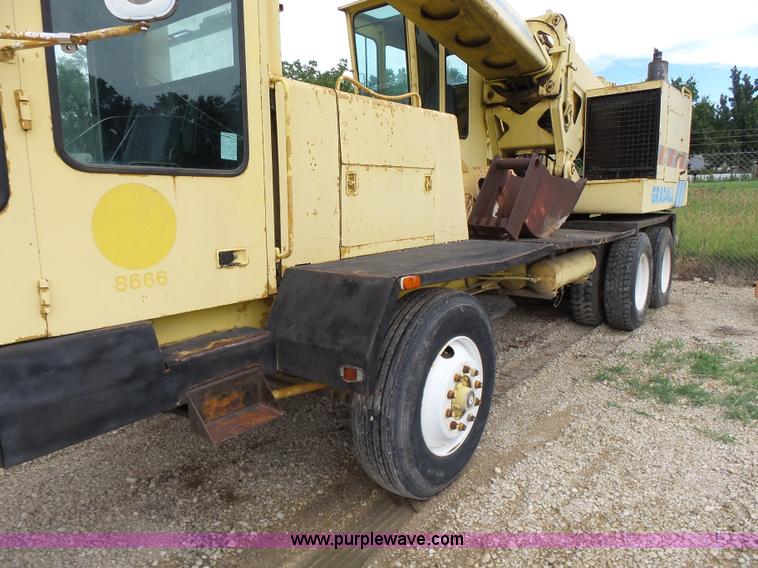 image for item K3184 Gradall G440 rubber tired excavator