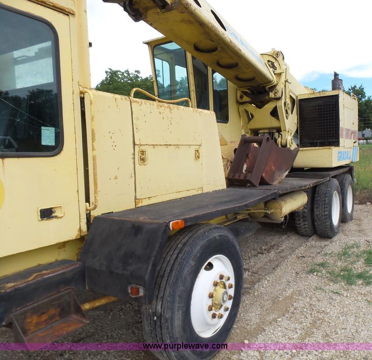 image for item K3184 Gradall G440 rubber tired excavator