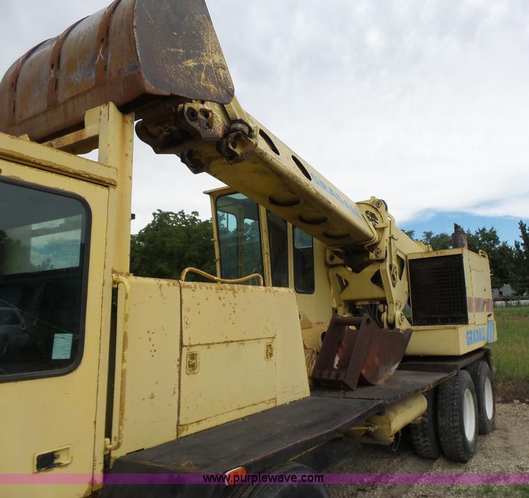 image for item K3184 Gradall G440 rubber tired excavator