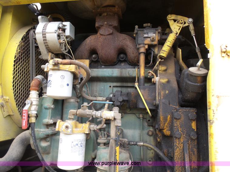 image for item K3184 Gradall G440 rubber tired excavator