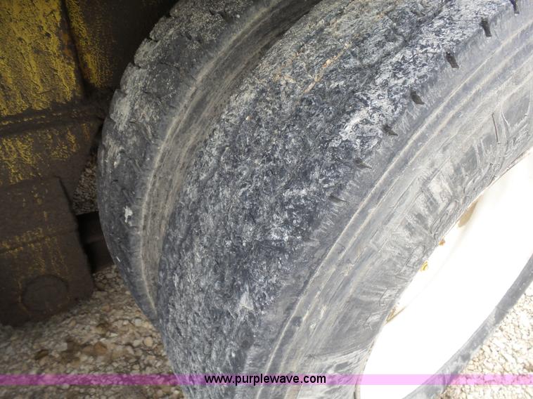 image for item K3184 Gradall G440 rubber tired excavator