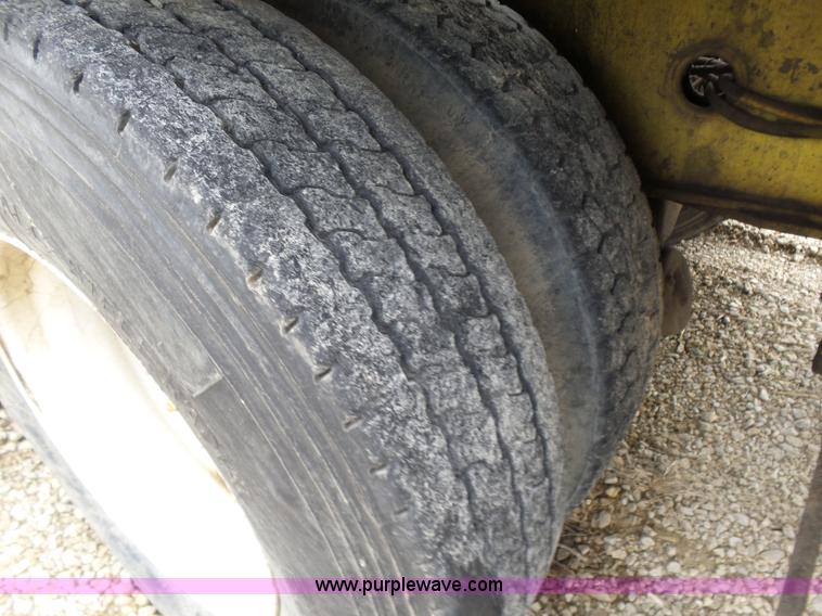 image for item K3184 Gradall G440 rubber tired excavator