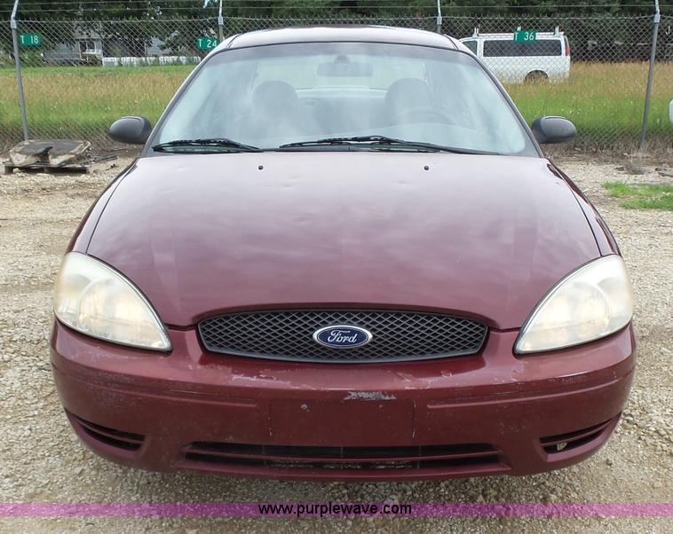 image for item K3185 2005 Ford Taurus