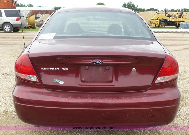 image for item K3185 2005 Ford Taurus