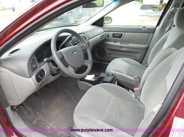 image for item K3185 2005 Ford Taurus