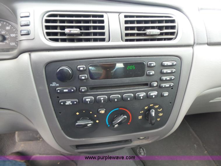 image for item K3185 2005 Ford Taurus