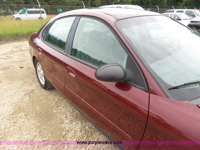 image for item K3185 2005 Ford Taurus