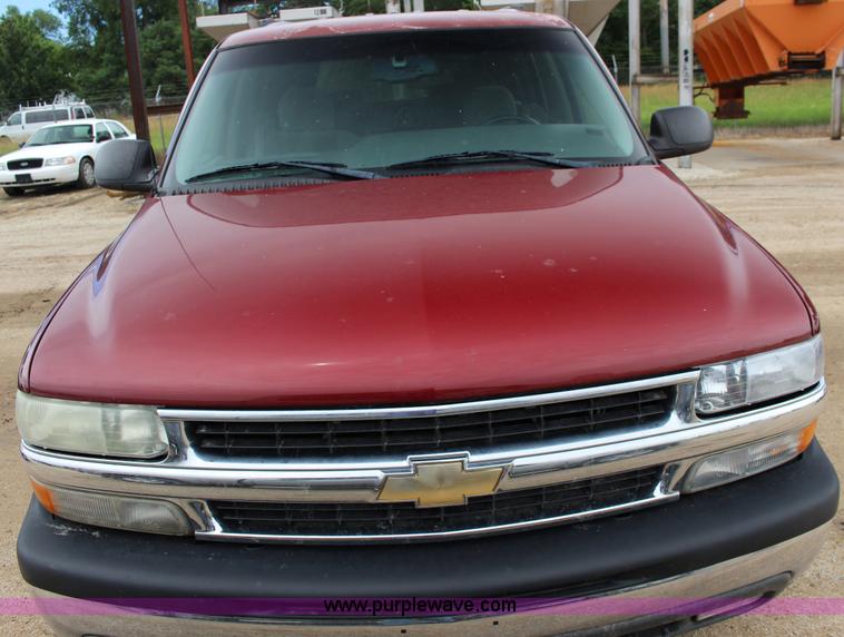 image for item K3192 2003 Chevrolet Tahoe SUV