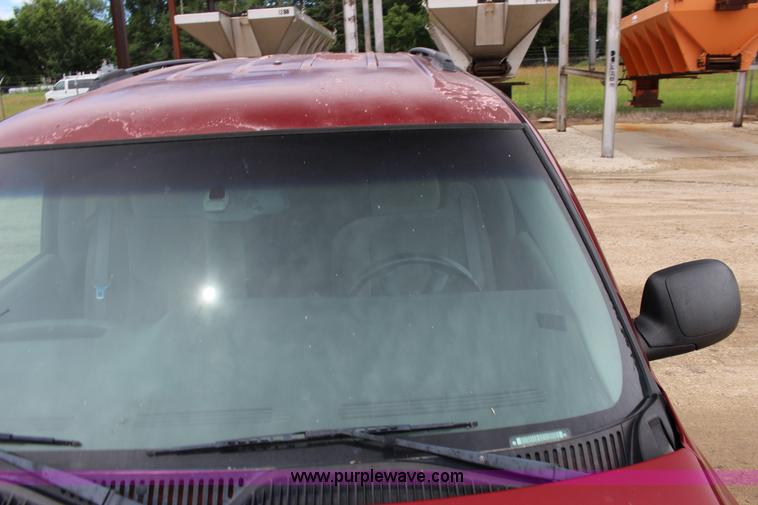 image for item K3192 2003 Chevrolet Tahoe SUV