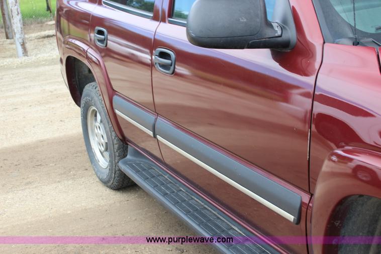 image for item K3192 2003 Chevrolet Tahoe SUV