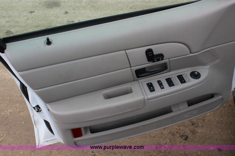 image for item K3194 2011 Ford Crown Victoria Police Interceptor