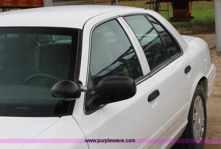 image for item K3194 2011 Ford Crown Victoria Police Interceptor