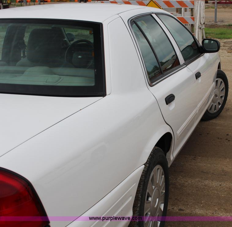 image for item K3194 2011 Ford Crown Victoria Police Interceptor