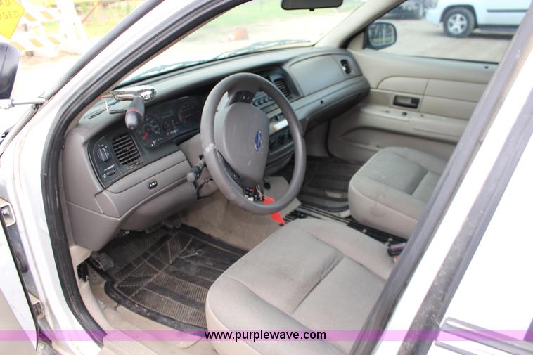 image for item K3196 2011 Ford Crown Victoria Police Interceptor
