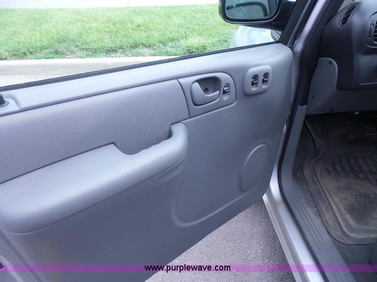 image for item K4661 2006 Dodge Caravan