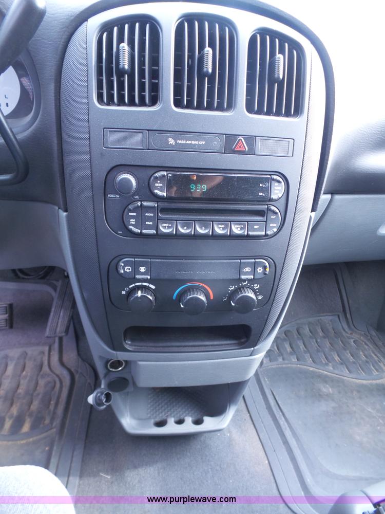 image for item K4661 2006 Dodge Caravan
