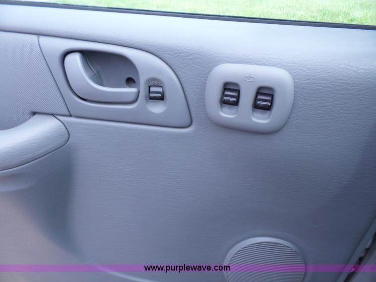 image for item K4661 2006 Dodge Caravan