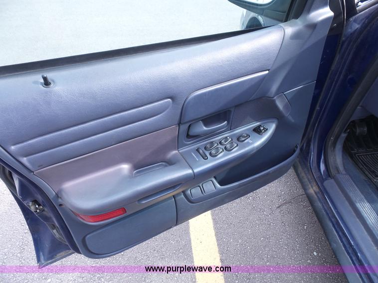 image for item K4663 2000 Ford Crown Victoria Police Interceptor