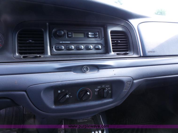 image for item K4663 2000 Ford Crown Victoria Police Interceptor
