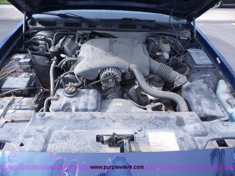 image for item K4663 2000 Ford Crown Victoria Police Interceptor