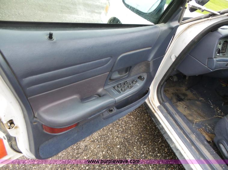 image for item K5360 2000 Ford Crown Victoria Police Interceptor