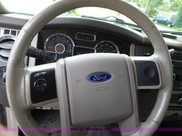 image for item K5389 2011 Ford Expedition SUV