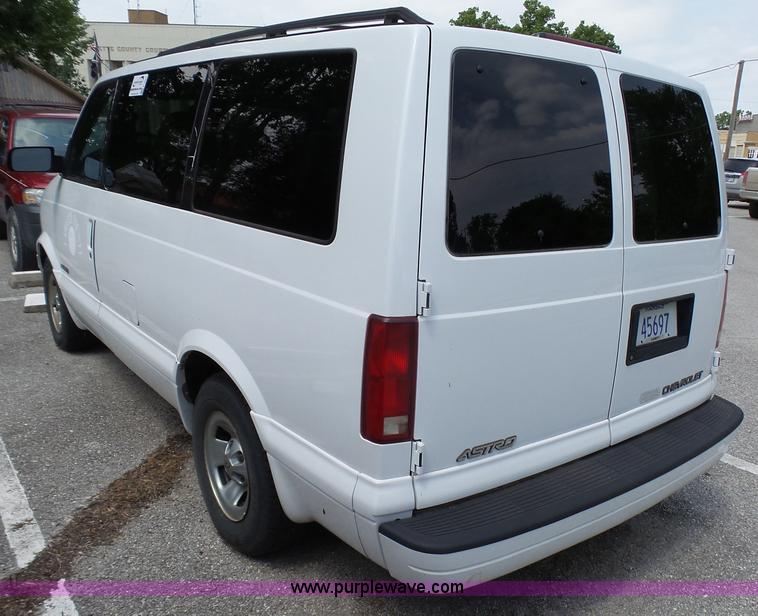 image for item K5391 1999 Chevrolet Astro van