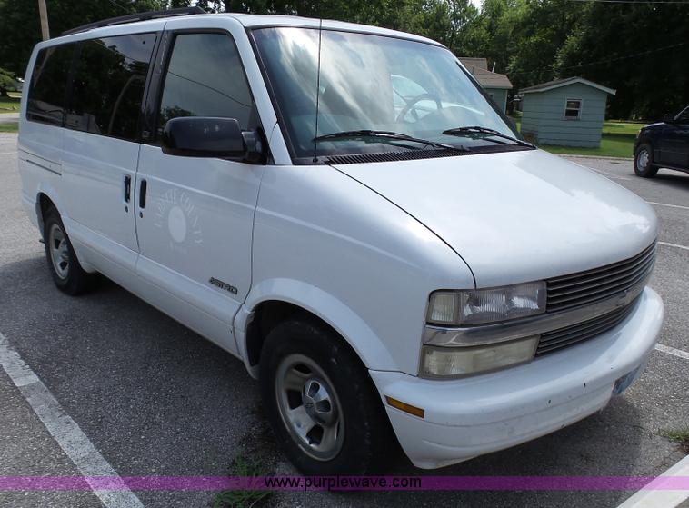 image for item K5391 1999 Chevrolet Astro van