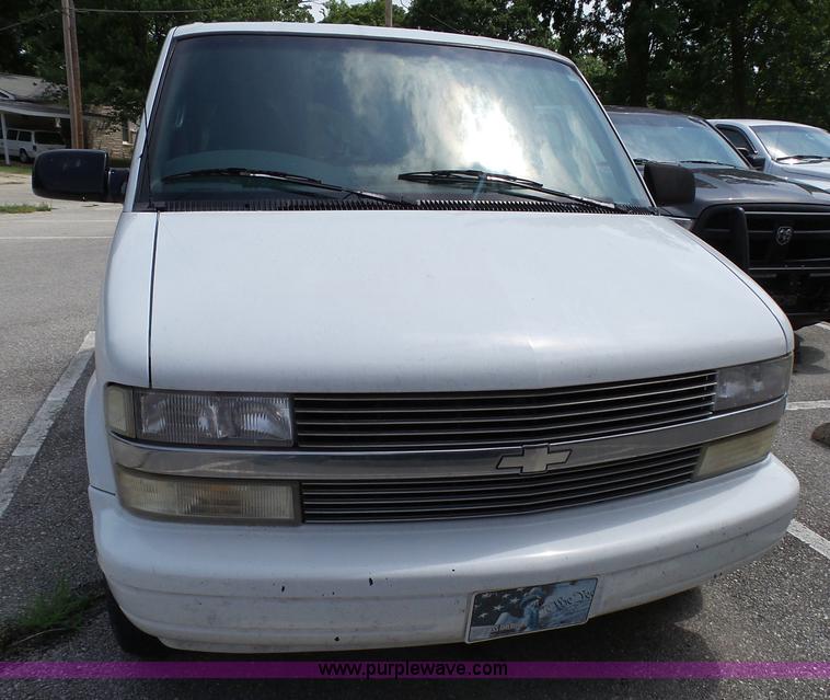 image for item K5391 1999 Chevrolet Astro van